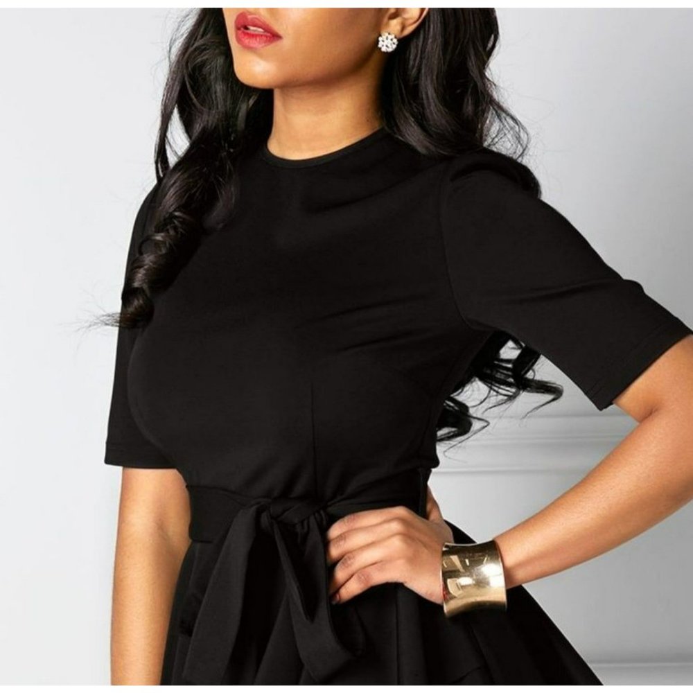 Elegant belted black blouse with half sleeves Size XL